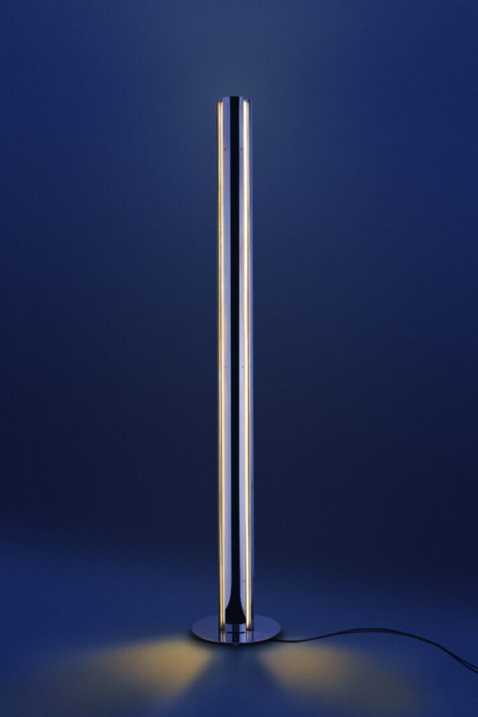 lampada da terra in metallo
